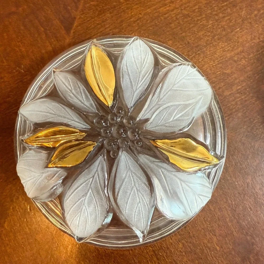 vtg Studio Nova Golden Poinsettia Round Covered Box Crystal Glass‎ Japan w/ Box